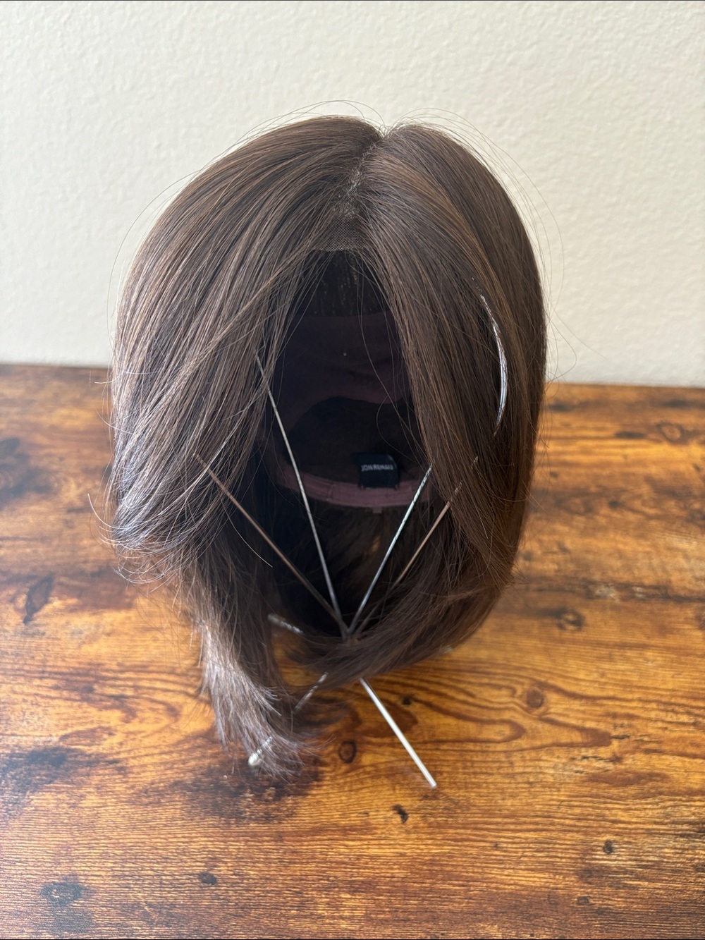 Short Layered Women's Wig in Medium Brown - Natural Finish
